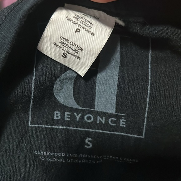 BEYONCE The Mrs. Carter Show World Tour Graphic T-Shirt - Picture 3 of 3